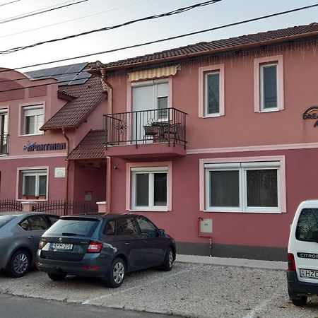 Alom Apartman Hajdúszoboszló Extérieur photo