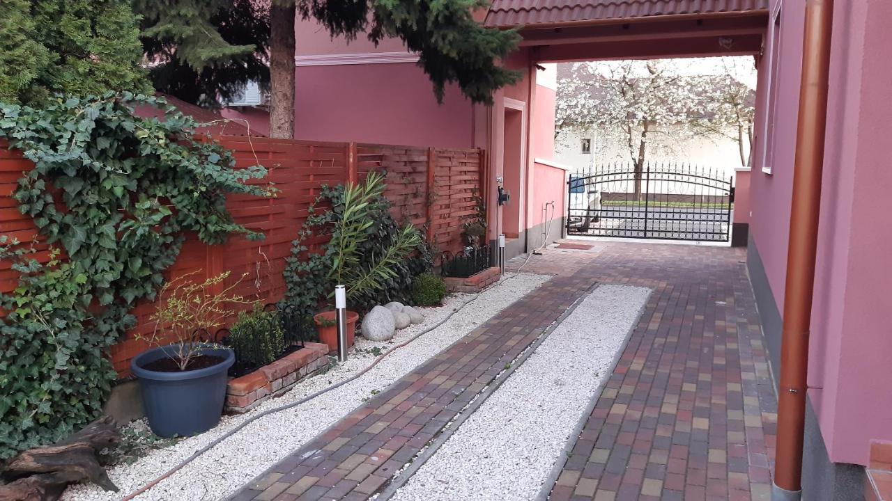 Alom Apartman Hajdúszoboszló Extérieur photo