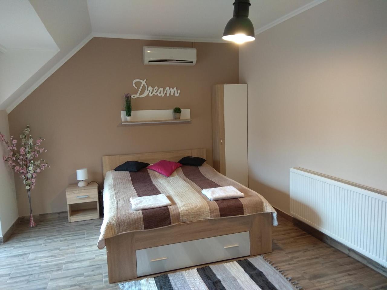 Alom Apartman Hajdúszoboszló Extérieur photo